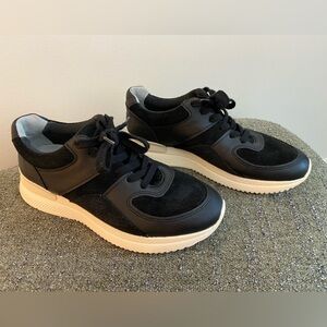 Like New: Everlane, The Trainer Sneaker, size 7.5, black suede and leather